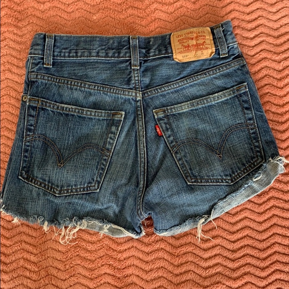 Levi cut off shorts size 25